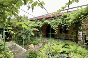 Изображение Гостевой дом на Вишневой #3