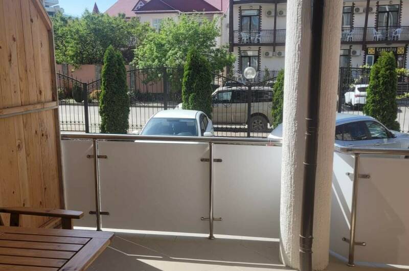 Студия с террасой на Толстом мысе