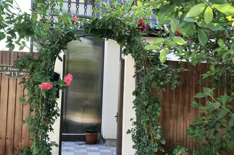 Гостевой дом «Raisy Nikolskoy»