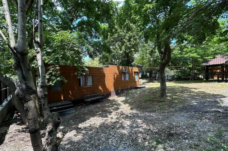 Домики у моря на Революционной