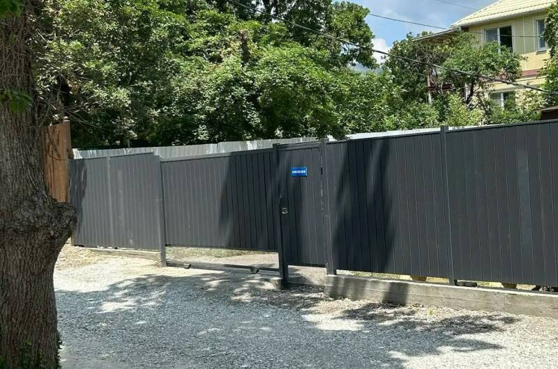 Домики у моря на Революционной