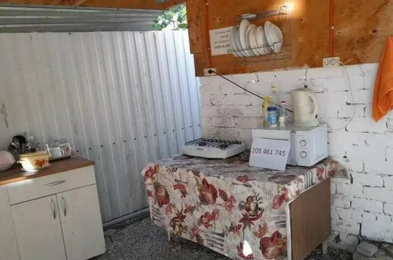 Домики у моря на Революционной