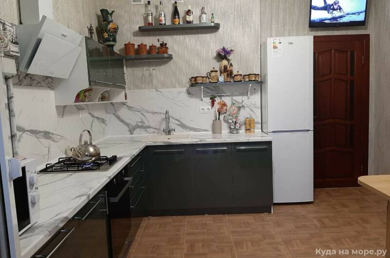 Квартира рядом с аквапарком «Золотая бухта»