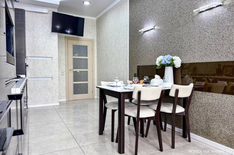 Большая 1-комнатная квартира «Фиолето»
