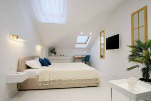 Изображение Дизайнерская мансарда в 150 метрах от моря #4