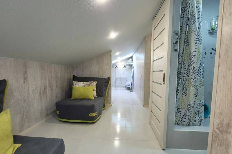 Уютная мансарда с новой мебелью