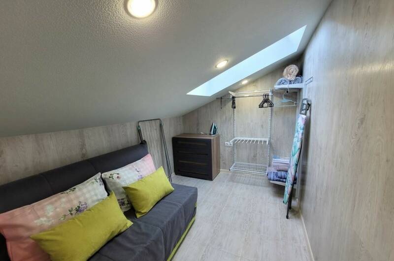 Уютная мансарда с новой мебелью