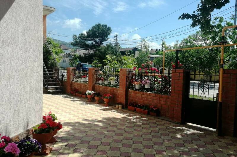 Гостевой дом «Красный дом»