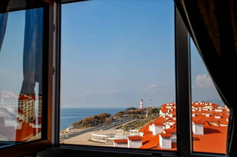 Двухкомнатная квартира с видом на море