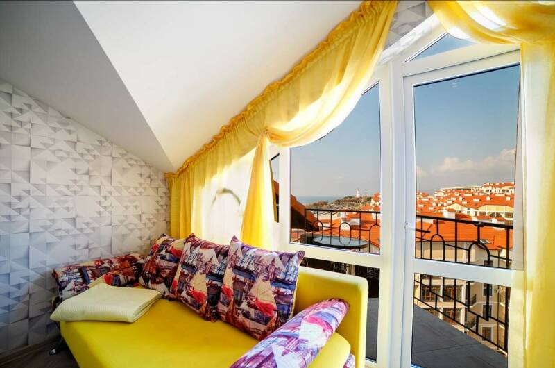 Двухкомнатная квартира с видом на море