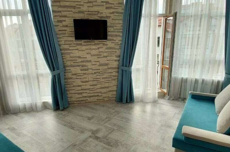 Трехкомнатная квартира у моря