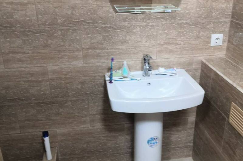 Номер в частном секторе на Школьной