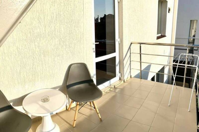 Трёхкомнатные апартаменты в частном доме