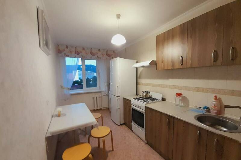 Трехкомнатная квартира на Толстом мысу