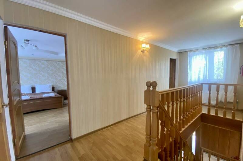 Коттедж под ключ с питанием на 8 человек