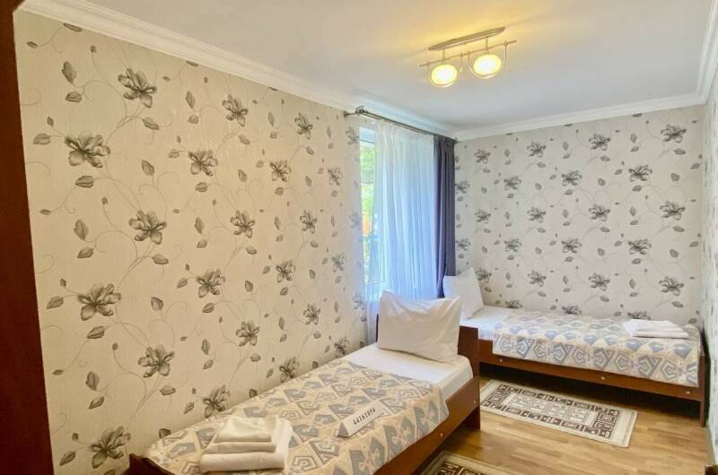 Коттедж под ключ с питанием на 8 человек