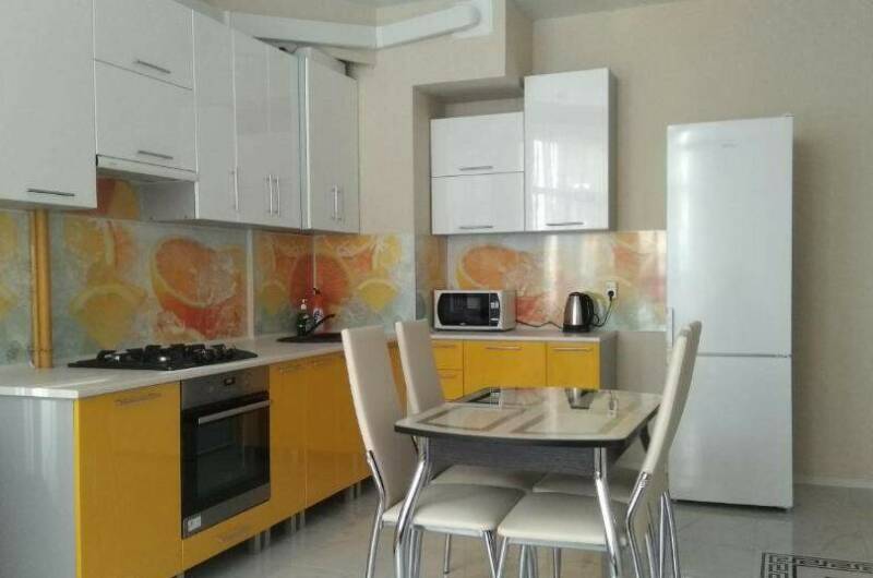 Апартаменты на Крымской «Евротрёшка»