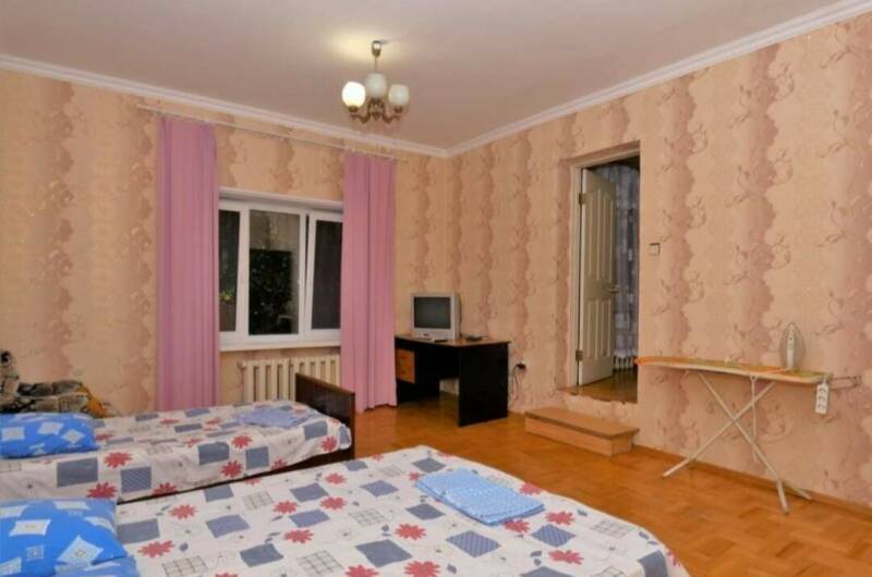 Трёхкомнатная квартира на Короленко