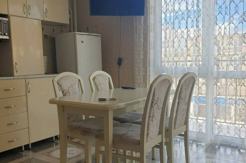 Трехкомнатная квартира на Абрикосовой