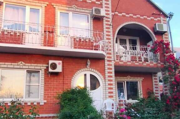 Этаж под ключ с отдельным входом до 11 гостей