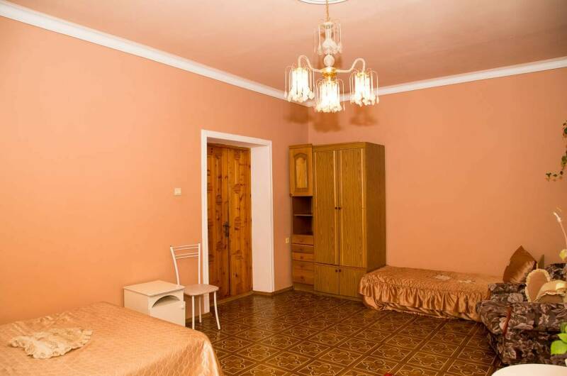 Этаж под ключ с отдельным входом до 11 гостей