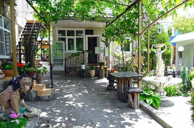 Частный сектор «Утомленные Солнцем»