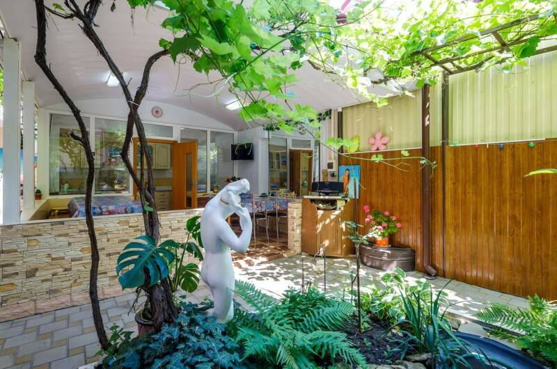 Частный дом «Южный дворик»