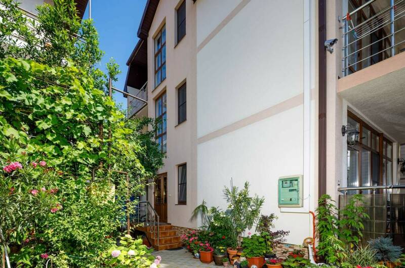 Частный дом «Южный дворик»