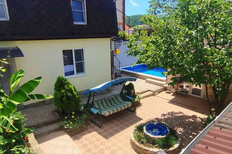 Гостевой дом «Цветочный дворик»