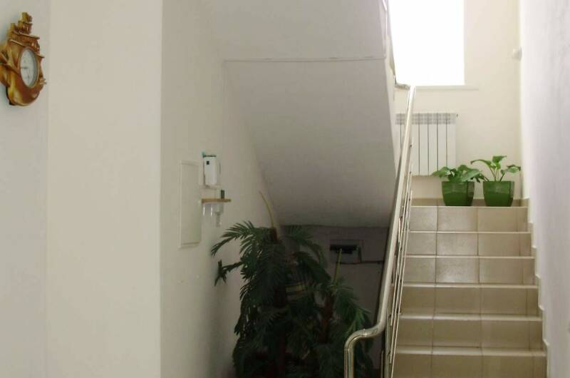 Частный дом на ул. Революционной, 136 (У Ларисы)