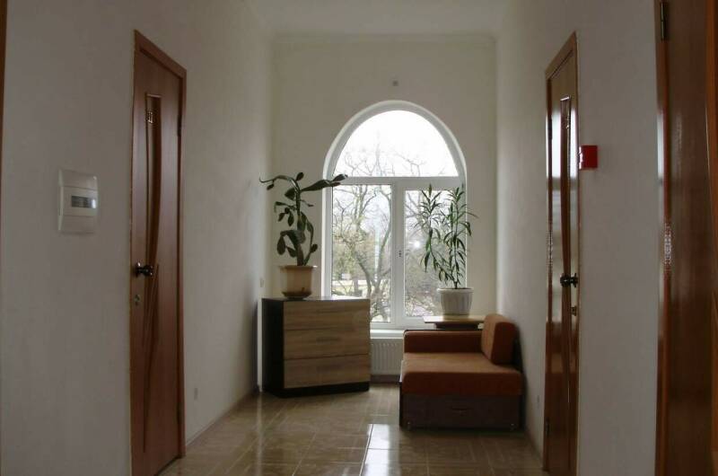 Частный дом на ул. Революционной, 136 (У Ларисы)