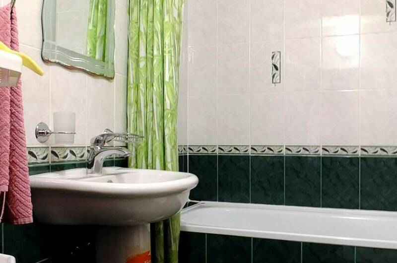 Комната с отдельным входом и двориком