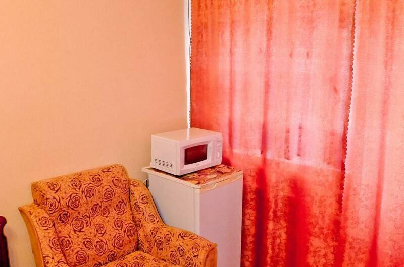 Комната с отдельным входом и двориком