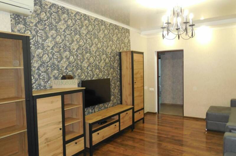 Трехкомнатная квартира с патио и беседкой