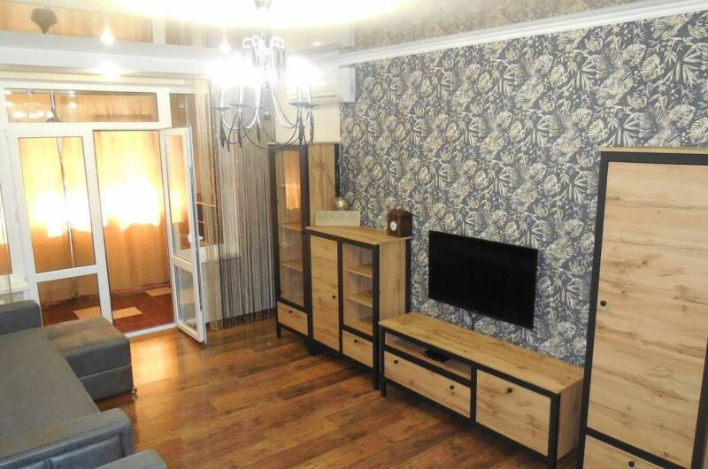 Трехкомнатная квартира с патио и беседкой