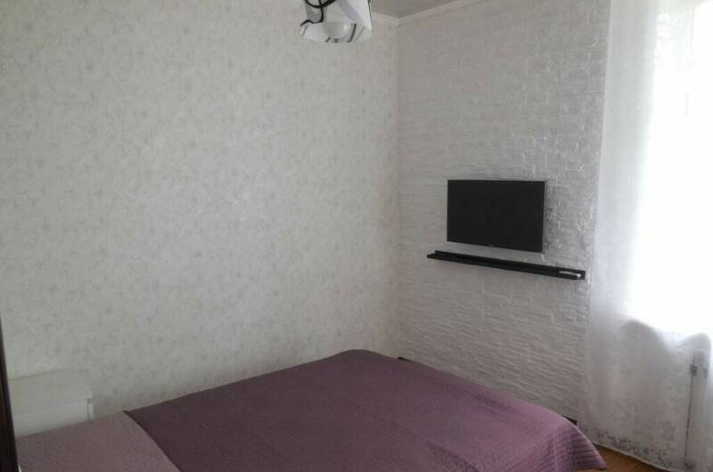 Трехкомнатная квартира с патио и беседкой