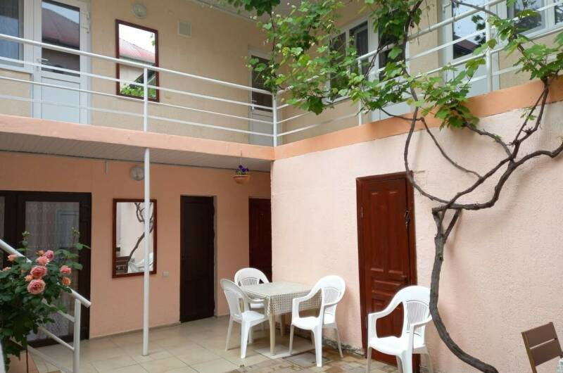 Частный дом «на Черноморской 4 В»