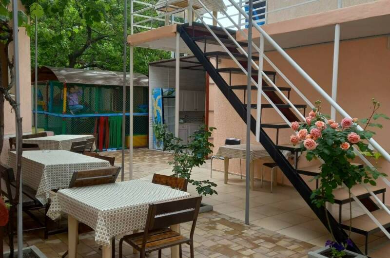 Частный дом «на Черноморской 4 В»