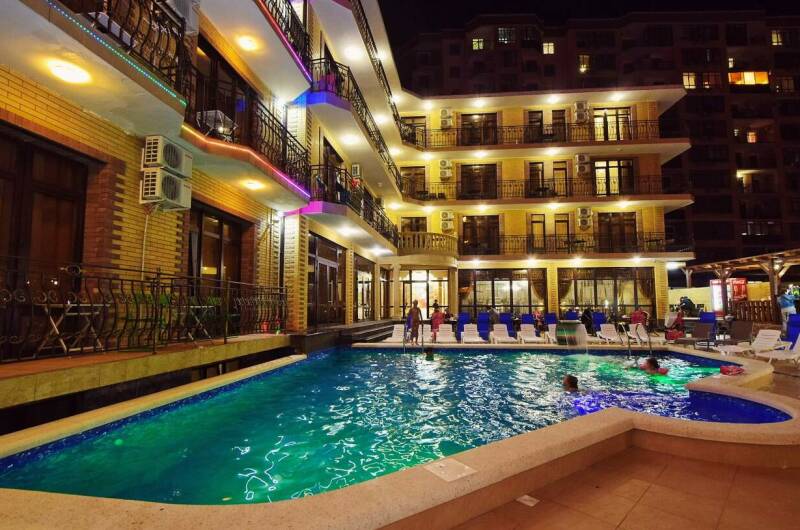 Отель «Кастро»