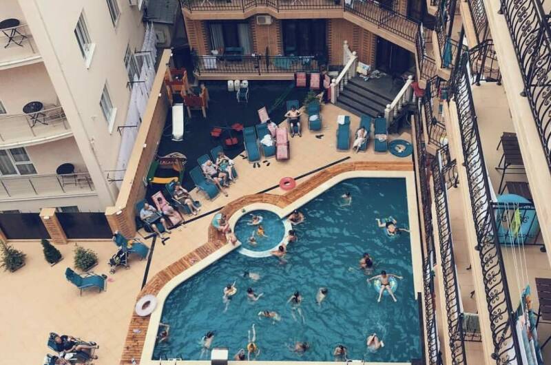 Отель «Кастро»