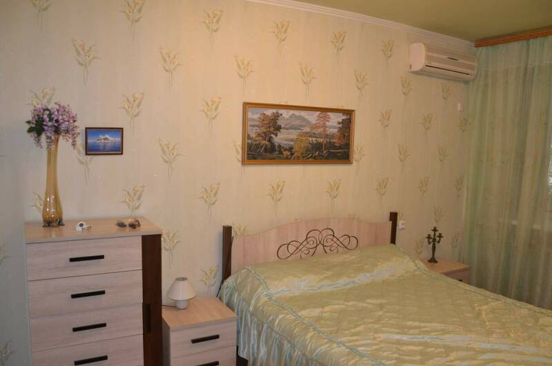 Двухкомнатная квартира на Короленко 6