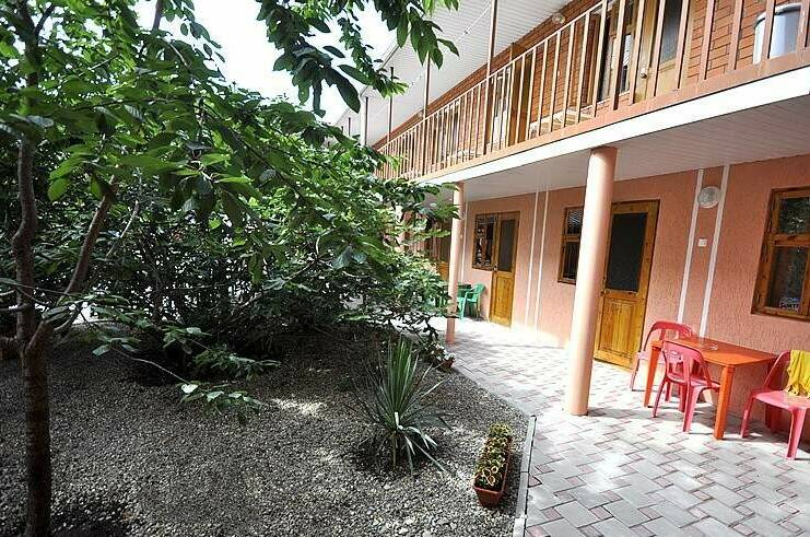 Гостевой дом на Черноморской 8