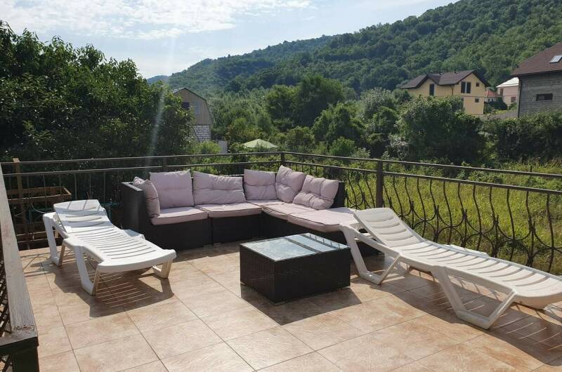 Гостевой дом «Замок на Земляничной»