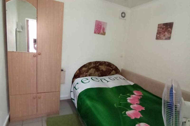 Уютный дворик на Толстого