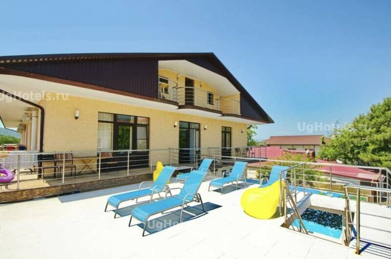 Гостиница «Pavlos»