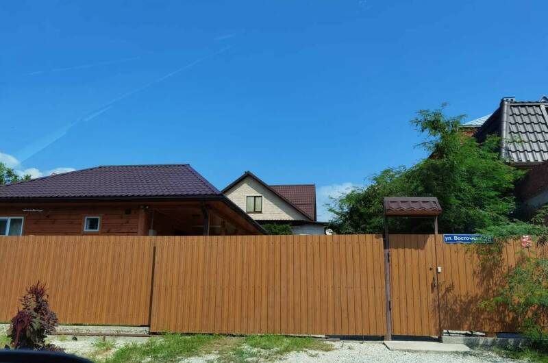 Домик с отдельным двориком