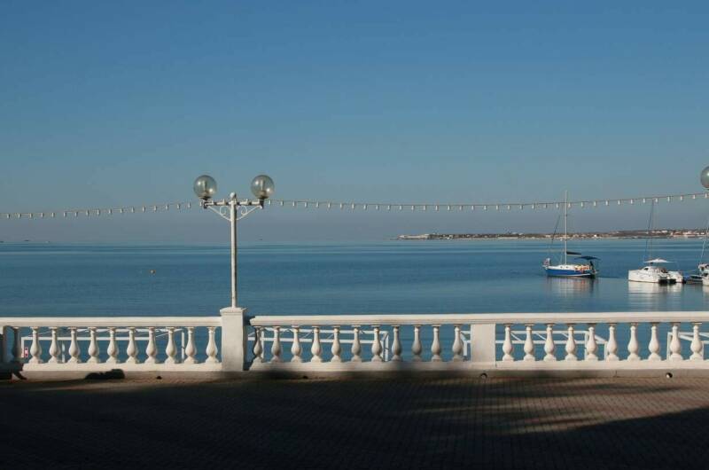 Номер у самого моря, в зеленом парке. Парковка